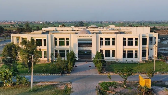 University of Engineering and Technology (UET)